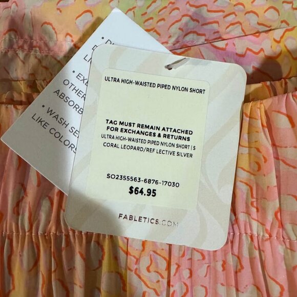 Fabletics NWT Women’s Blake V-Neck Tee & Ultra High-Waisted Shorts Set, Small - Picture 6 of 7